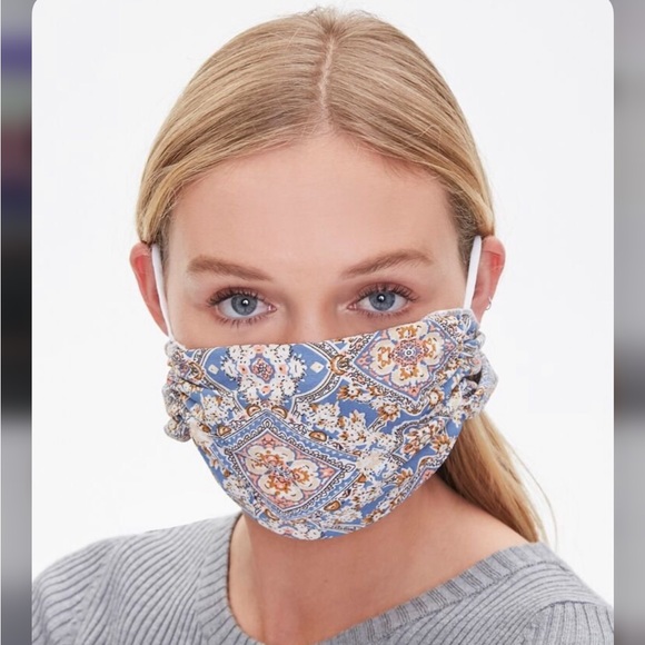 BNWT Paisley Scarf Face Mask-Sealed. COLOR: LIGHT BLUE/MULTI - Picture 2 of 5